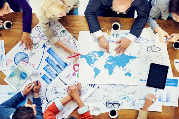 Cómo los diseñadores comunican marcas sólidas a través del diseño